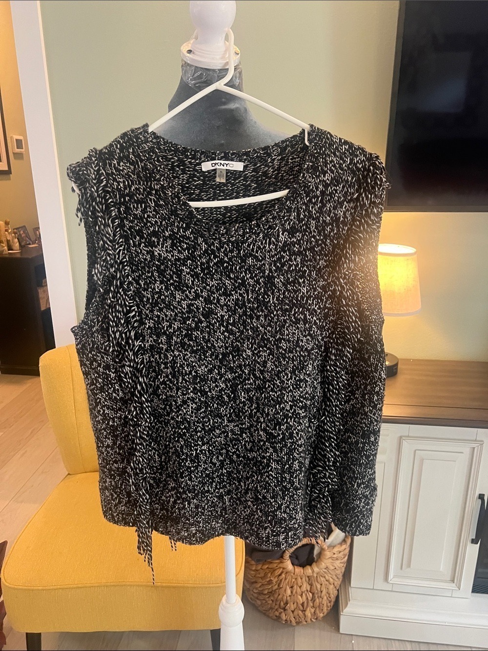 DKNY Black and White Marled Knit Sleeveless Sweater Top